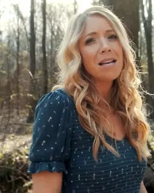 Ellie Holcomb Sandy