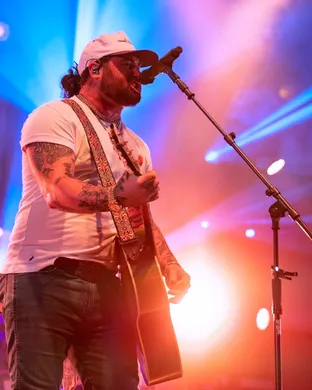 Koe Wetzel Sandy